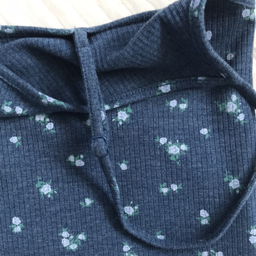 NWT Cropped Tank - Picture 4 of 6